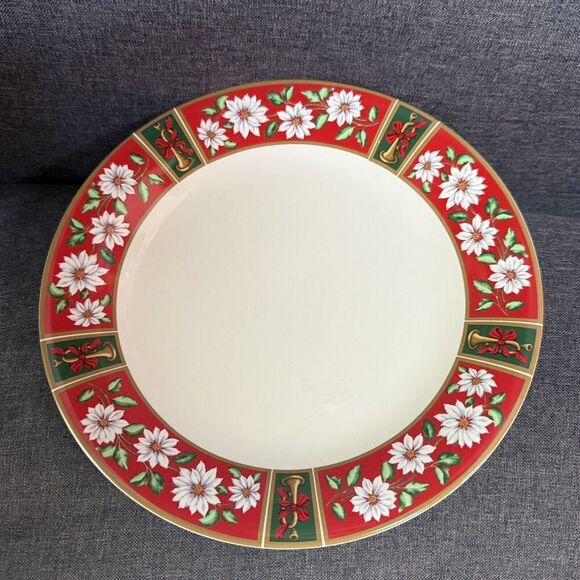 Charlton Hall by KOBE Dinner‎ Plate Christmas Holiday Red Rim White Poinsettias - Picture 1 of 3